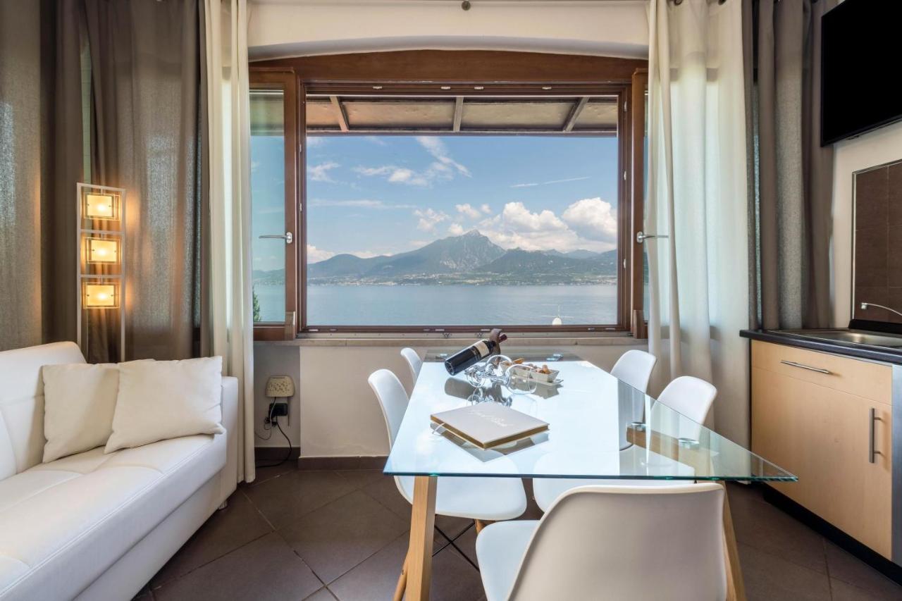 Residence La Mignon Oleandri Torri Del Benaco Exteriér fotografie