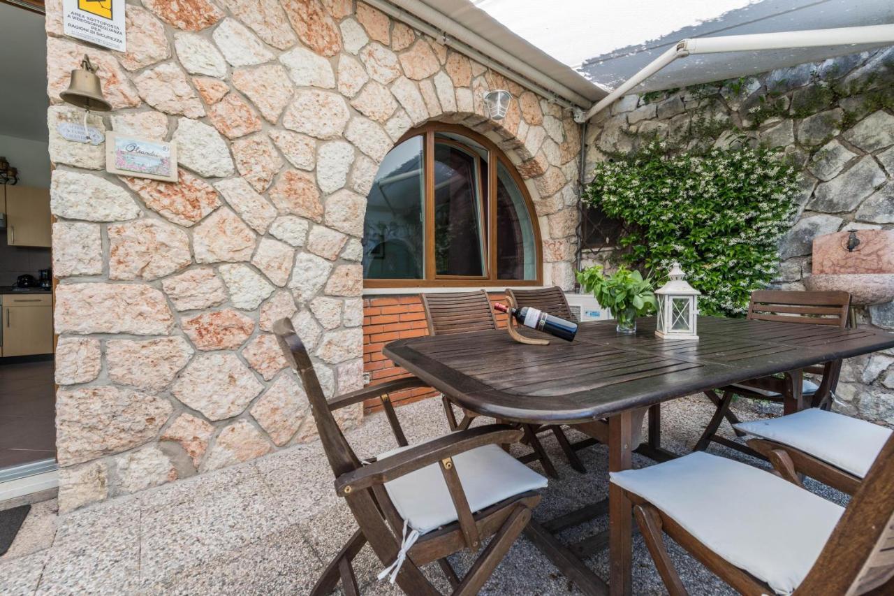 Residence La Mignon Oleandri Torri Del Benaco Exteriér fotografie